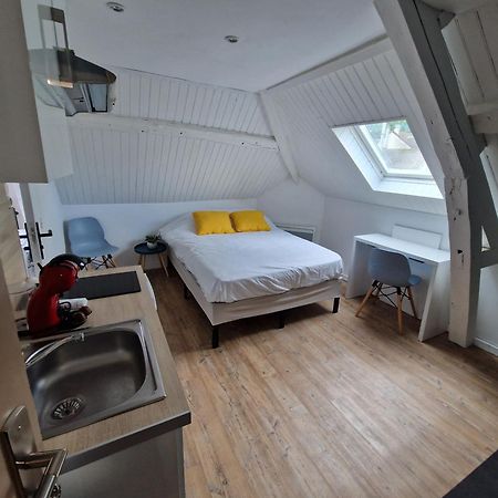 Castle Room Пиерфон Екстериор снимка