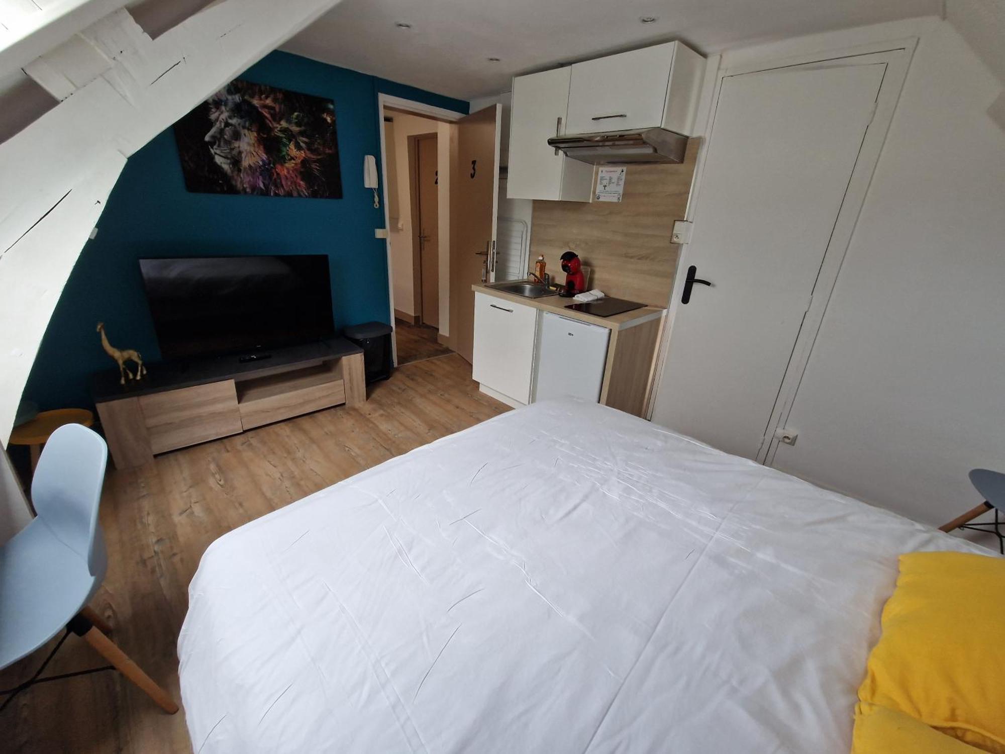 Castle Room Пиерфон Екстериор снимка